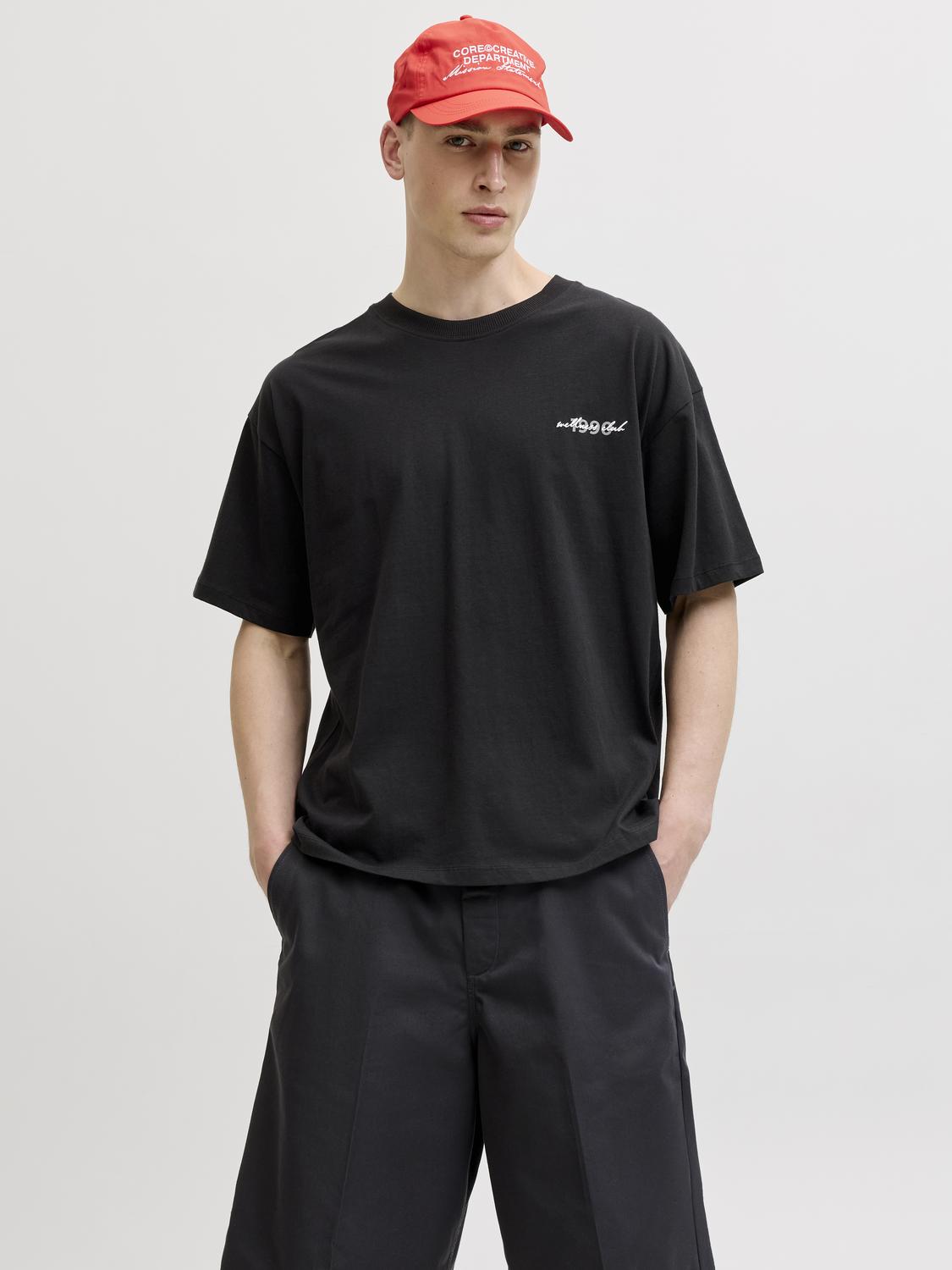 model_shot-front